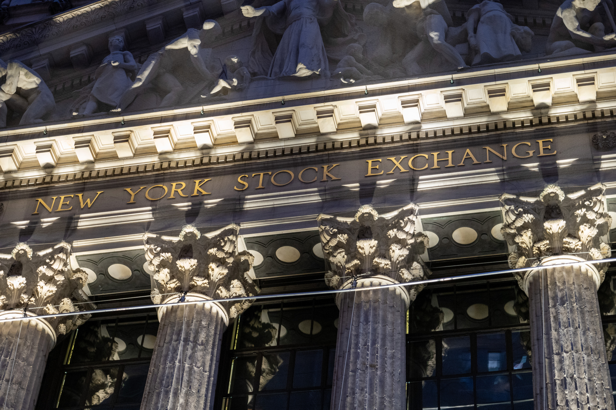 akcie pokracuju vo vyberani ziskov | WebJET CMS