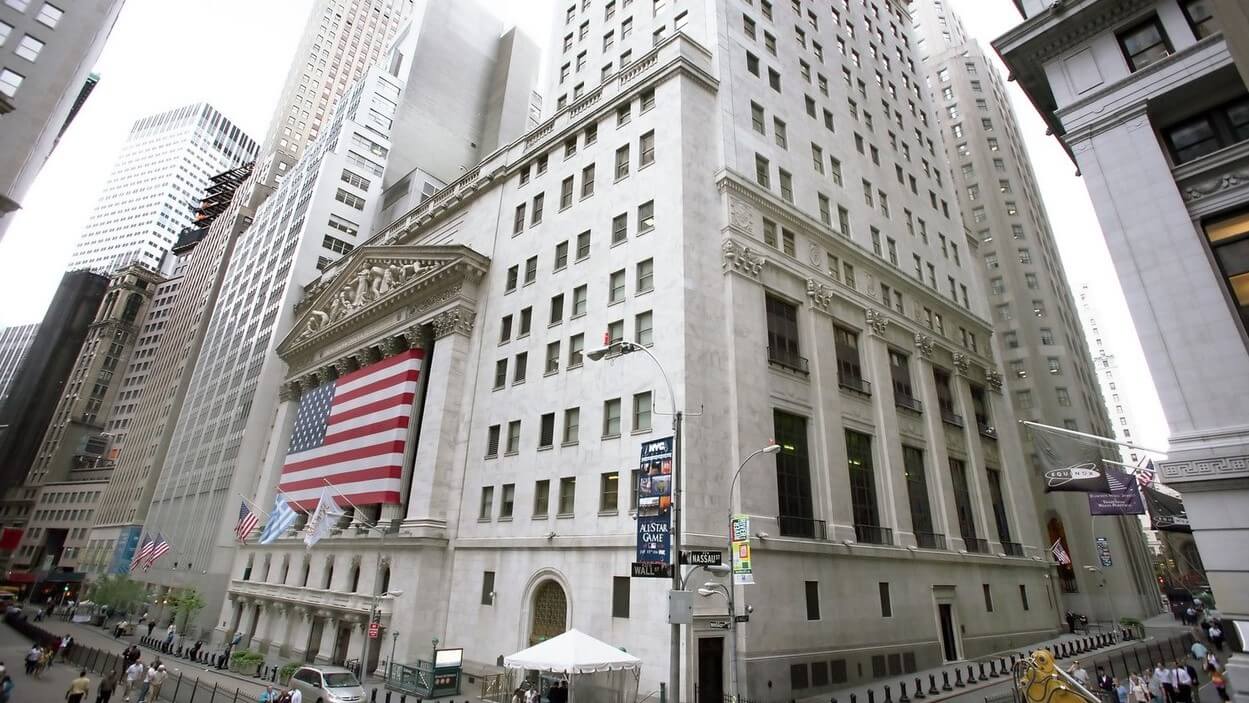 wall street si udrzala zisky ropa nad predinvazivnymi urovnami | WebJET CMS